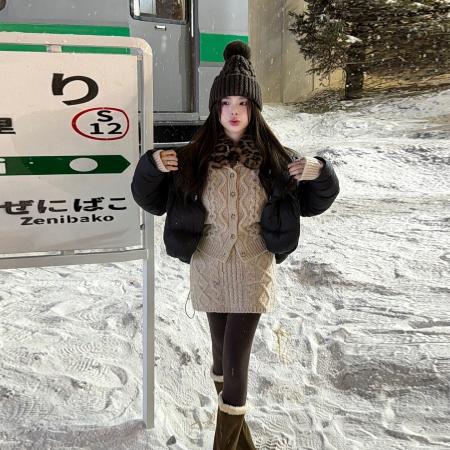 FA55720# 韩系麻花扭结套装女秋冬针织开衫外套时髦包臀半裙两件套 服裝批發女裝批發服飾貨源