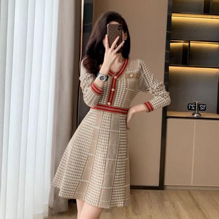 FA55731# 名媛小香风撞色格子V领裙子秋季新款时尚气质显瘦a字针织连衣裙 服裝批發女裝批發服飾貨源