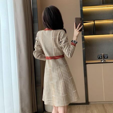 FA55731# 名媛小香风撞色格子V领裙子秋季新款时尚气质显瘦a字针织连衣裙 服裝批發女裝批發服飾貨源