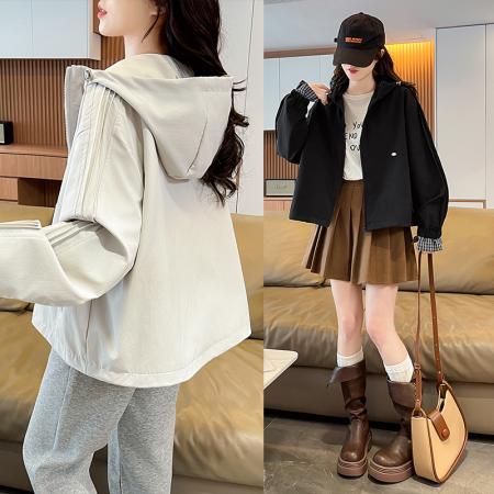 FA55774# 早春连帽外套新款洋气初高中生女冲锋衣百搭时尚外套 服裝批發女裝批發服飾貨源