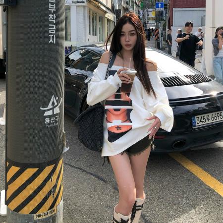 原版质量纯棉大鱼鳞磨破宽松慵懒百搭斜肩卫衣 服裝批發女裝批發服飾貨源