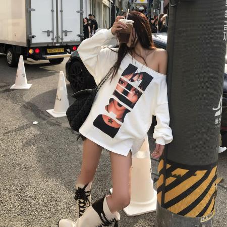 原版质量纯棉大鱼鳞磨破宽松慵懒百搭斜肩卫衣 服裝批發女裝批發服飾貨源