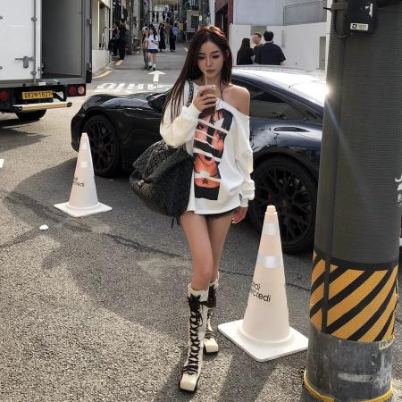 原版质量纯棉大鱼鳞磨破宽松慵懒百搭斜肩卫衣 服裝批發女裝批發服飾貨源