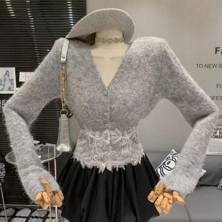 FA56104# 韩版气质甜美蕾丝拼接收腰V领排扣显瘦百搭洋气减龄针织开衫上衣 服裝批發女裝批發服飾貨源