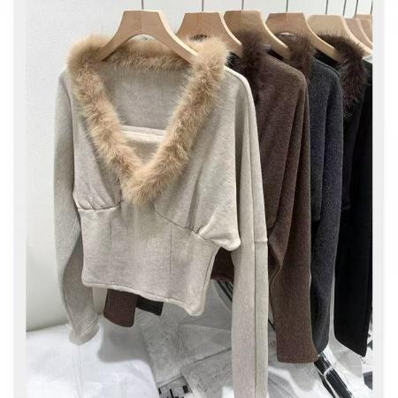 FA56107# 小个子假两件设计感毛毛V领短款打底衫女春新款内搭纯色上衣 服裝批發女裝批發服飾貨源