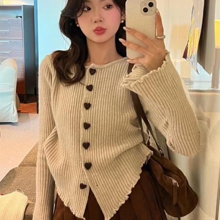 FA56206# 安迪绒洗水天猫抖音品质爱心纽扣针织开衫女潮 服裝批發女裝批發服飾貨源