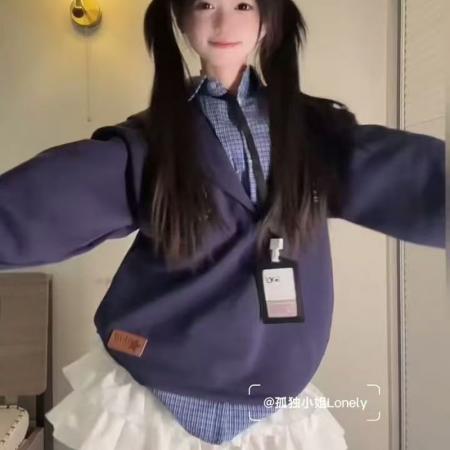 YF6916# (2色入内)假两件格子拼接长袖连帽字母徵章刺绣慵懒风春秋薄上衣