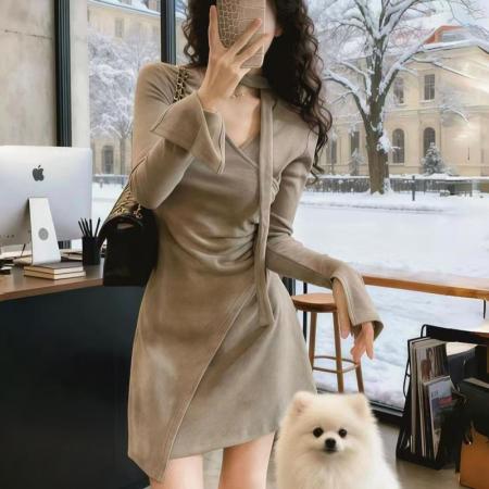 YF6929# (4色入内)春秋褶折收腰开叉长袖套头不规则裙摆个性小个子连衣裙