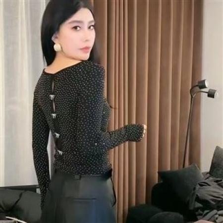 YF6927# (2色入内）性感时尚镂空烫钻满天星设计正反两穿辣妹春装