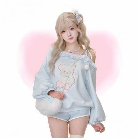 YF6943# 图片色港式甜美时尚泡泡袖斜肩露肩荷叶边小熊刺绣宽松大码卫衣