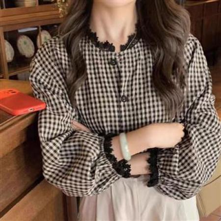 YF6962# 图片色春装新款灯笼袖花边立领系扣复古格子大码显瘦蕾丝拼接上衣