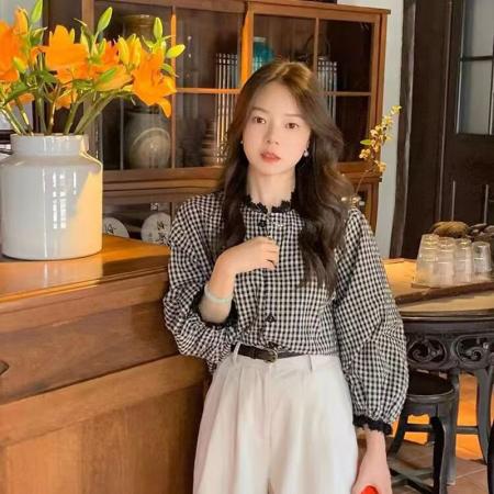 YF6962# 图片色春装新款灯笼袖花边立领系扣复古格子大码显瘦蕾丝拼接上衣