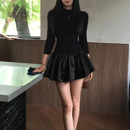 YF6976# （2色入内）韩版性感辣妹后背镂空缎面拼接修腰显瘦连衣裙