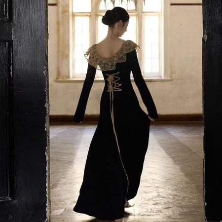 YF6974# 图片色优雅时尚后背绑绳收腰显瘦蕾丝荷叶边赫本风黑色长裙