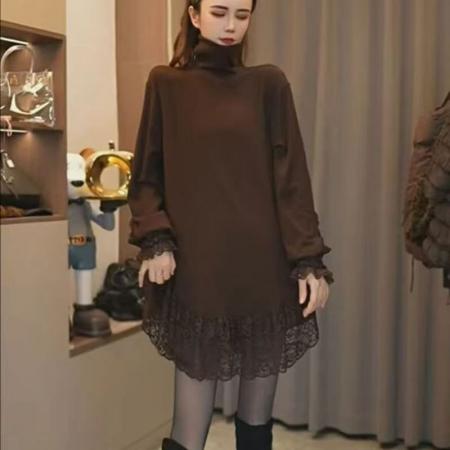 YF7015# (3色入内)春秋时尚胖MM显瘦A字蕾丝拼接高领长袖中长款别致上衣