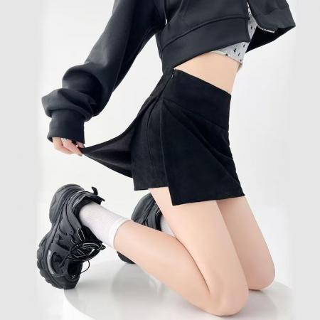 YF7032# (3色入内）韩版时尚冬季磨沙仿皮系扣A字开叉假两件辣妹复古气质短裙