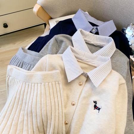 FA56389# 春款韩系学院风假两件上衣女针织开衫拼接条纹衬衫百褶裙套装 服裝批發女裝批發服飾貨源