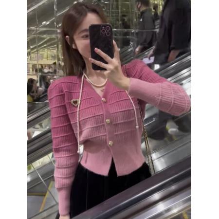 FA56396# 小香风气质v领胸针渐变色针织开衫女秋冬复古泡泡袖坑条收腰毛衣 服裝批發女裝批發服飾貨源