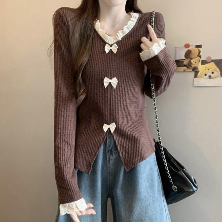 FA56454# 胖MM咖色V领长袖T恤女秋冬新款蝴蝶结蕾丝拼接收腰显瘦短上衣 服裝批發女裝批發服飾貨源