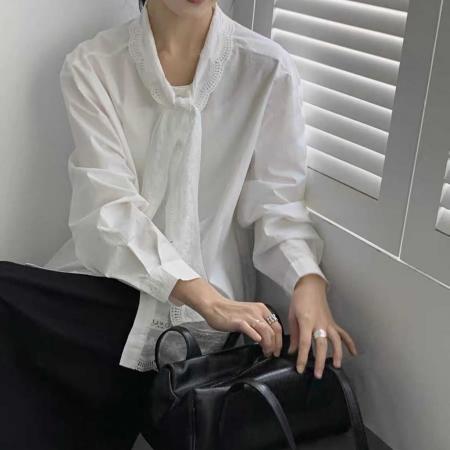 FA56482# 报单有货春蕾丝拼接系带衬衫长袖白色宽松显瘦百搭优雅通勤风上衣 服裝批發女裝批發服飾貨源