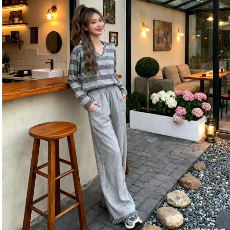 FA56494# 春秋氛围感穿搭女装V领条纹衫防晒长袖上衣气质休闲裤两件套 服裝批發女裝批發服飾貨源