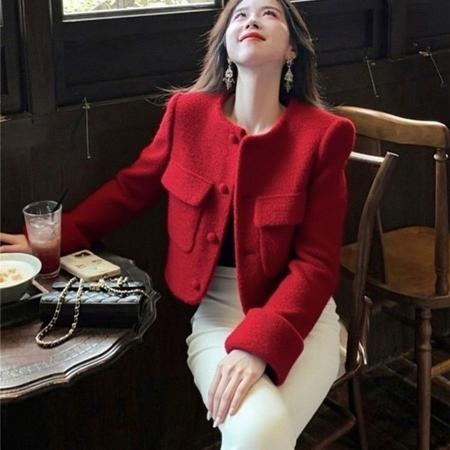 FA56497# 早春新年过年穿搭轻奢减龄洋气富家千金端庄小个红色小香风外套女 服裝批發女裝批發服飾貨源