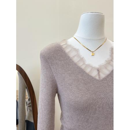 FA56584# 蕾丝拼接V领驼色针织打底衫女秋冬高级感内搭修身显瘦小上衣 服裝批發女裝批發服飾貨源