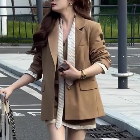 FA56627# 秋季新款韩系御姐廓形修身西装外套条纹拼接马甲短裙三件套女 服裝批發女裝批發服飾貨源