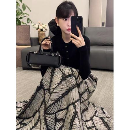 FA56637# 超火冬装一整套超好看韩系高级感气质圆领针织衫半身裙两件套 服裝批發女裝批發服飾貨源