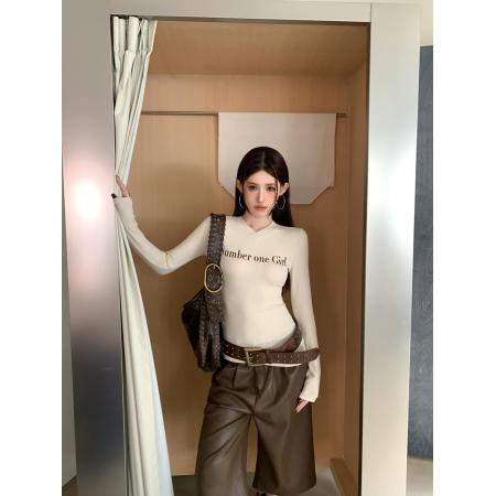 FA56648# 春季V领植绒字母印花拼接网纱长袖T恤不规则下摆显瘦上衣  服裝批發女裝批發服飾貨源