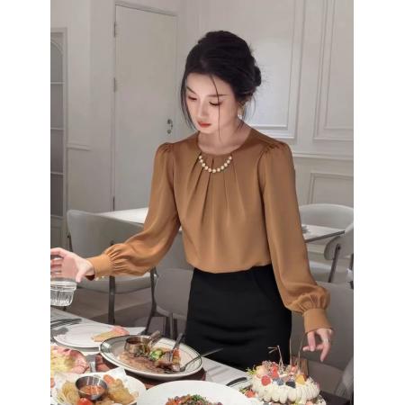 FA56691# 法式温柔风珍珠链条褶皱灯笼袖缎面衬衫女设计感小众遮肚上衣  服裝批發女裝批發服飾貨源