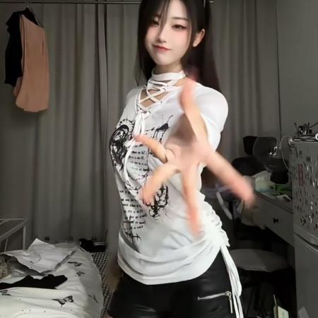 FA56721# 韩版复古辣妹风长袖T恤女设计感小众时尚百搭印花上衣  服裝批發女裝批發服飾貨源