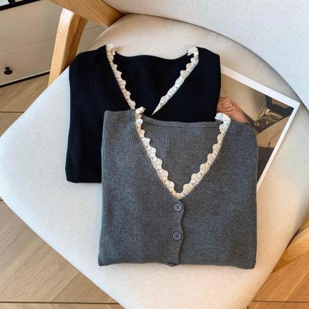 FA56739# 春秋季法式高级感蕾丝拼接修身长袖T恤女气质开叉打底衫上衣  服裝批發女裝批發服飾貨源