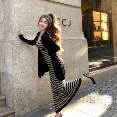 FA56759# 法式复古条纹吊带裙套装女夏季长袖防晒开衫纯欲V领收腰包臀长裙  服裝批發女裝批發服飾貨源