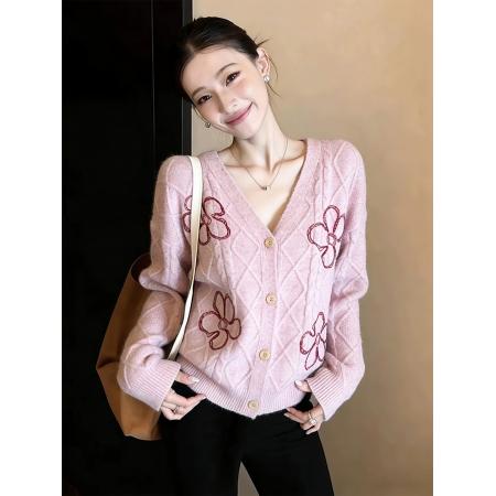 FA56787# 粉色v领花朵绞花针织开衫冬季爆款少女风减龄毛衣外套上衣女  服裝批發女裝批發服飾貨源