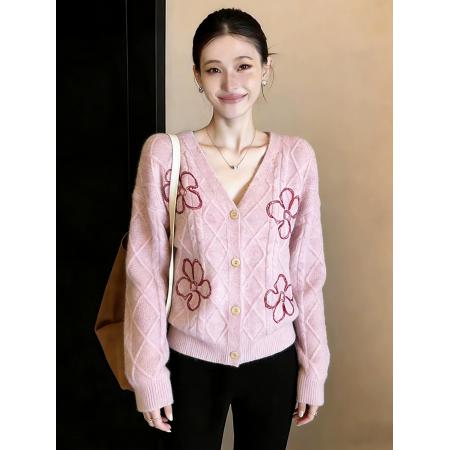 FA56787# 粉色v领花朵绞花针织开衫冬季爆款少女风减龄毛衣外套上衣女  服裝批發女裝批發服飾貨源
