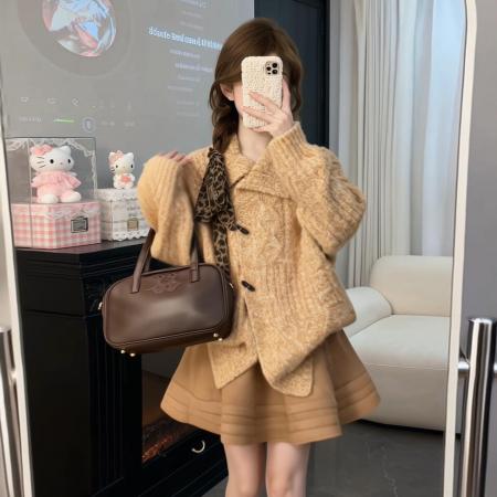 FA56820# 冬季针织翻领毛衣女新款今年流行爆款独特漂亮减龄高级感上衣  服裝批發女裝批發服飾貨源