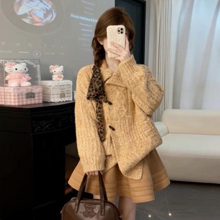 FA56820# 冬季针织翻领毛衣女新款今年流行爆款独特漂亮减龄高级感上衣  服裝批發女裝批發服飾貨源