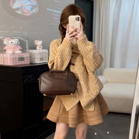 FA56820# 冬季针织翻领毛衣女新款今年流行爆款独特漂亮减龄高级感上衣  服裝批發女裝批發服飾貨源