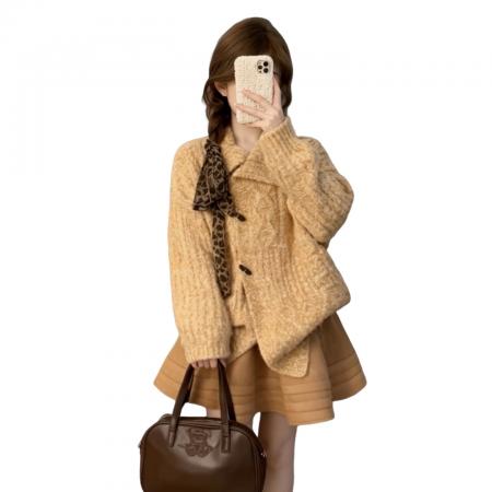 FA56820# 冬季针织翻领毛衣女新款今年流行爆款独特漂亮减龄高级感上衣  服裝批發女裝批發服飾貨源