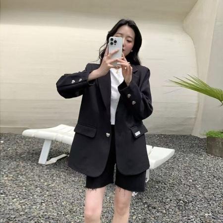 FA56828# 春秋新款爱心扣西装外套女休闲时尚百搭高级感炸街宽松洋气小西服  服裝批發女裝批發服飾貨源