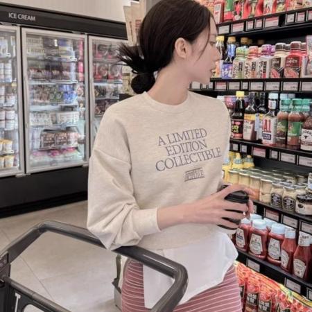 FA56842# 曼巴棉圆领后包领CVC罗口短款收腰圆领印花卫衣女  服裝批發女裝批發服飾貨源