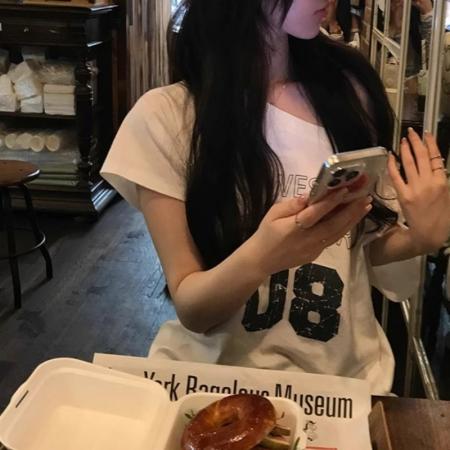 BY10108# 纯棉斜领一字肩露肩短袖T恤女印花 服裝批發女裝批發服飾貨源