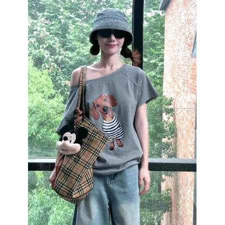 BY10110# 纯棉斜领一字肩露肩短袖T恤女印花 服裝批發女裝批發服飾貨源