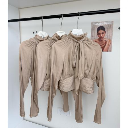 BY10137# 波尔多情裸色飘带衬衫女短款收腰修身秋季长袖小立领上衣 服裝批發女裝批發服飾貨源