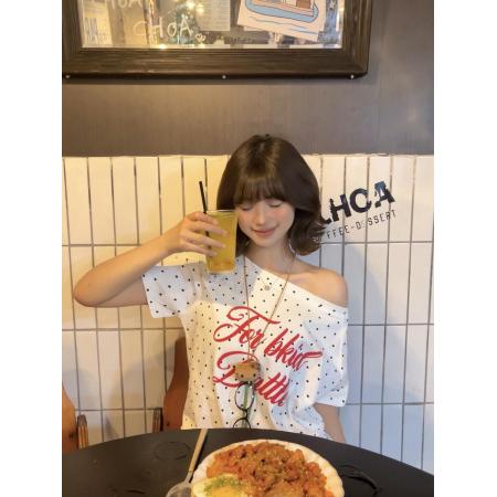 BY10147# 波点斜肩短袖t恤女夏季美式复古辣妹风设计感独特漂亮上衣显瘦 服裝批發女裝批發服飾貨源