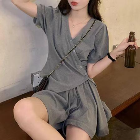 BY10162# 两件套不规则V领短袖T恤夏季韩版新款修身显瘦抽绳短款套装女 服裝批發女裝批發服飾貨源