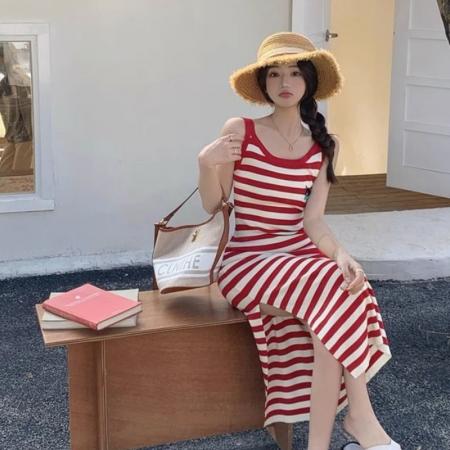 BY10188# 韩版时尚设计感红色条纹开叉连衣裙女镂空爱心上衣时髦夏季潮 服裝批發女裝批發服飾貨源