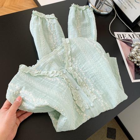 木耳边v领绿色设计感长袖衬衫女上衣小个子新款超火减龄衬衣 服裝批發女裝批發服飾貨源