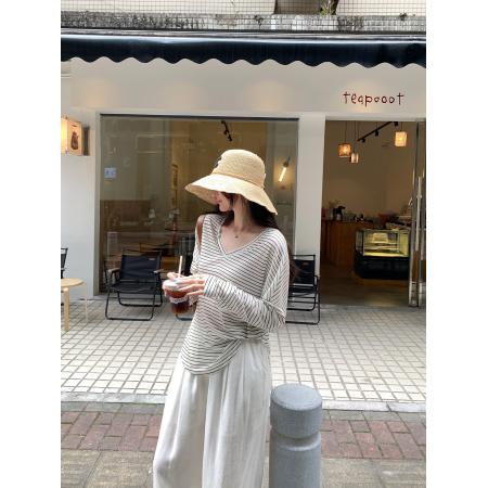 BY10284# 莱赛尔天丝休闲慵懒风条纹V领长袖T恤女春新款宽松百搭上衣 服裝批發女裝批發服飾貨源